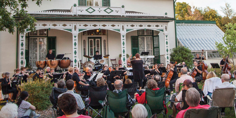 Bell Homestead outdoor concert