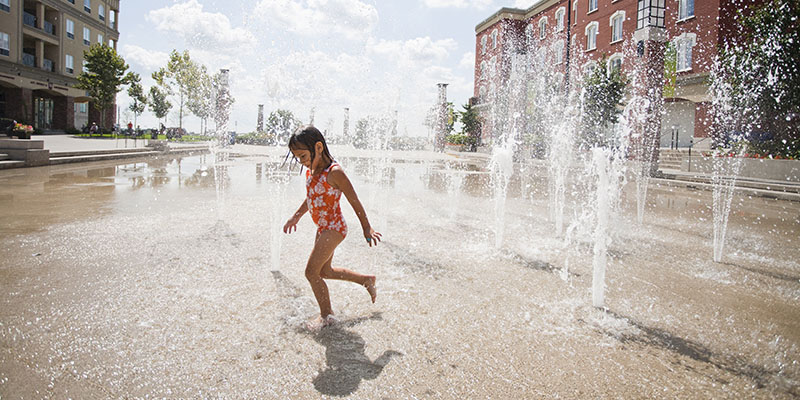 Harmony square splash pad