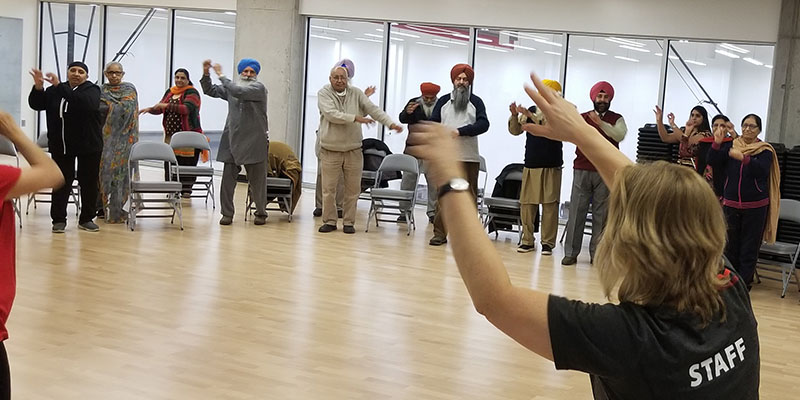 Newcomers participating in exercise