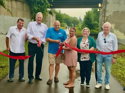 3.-Lorne-Bridge-Trail-Ribbon-Cutting.jpg