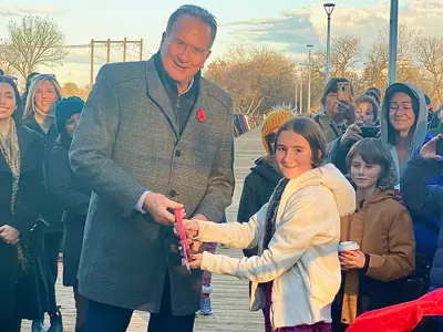 THB-Ribbon-Cutting-800x400.jpg